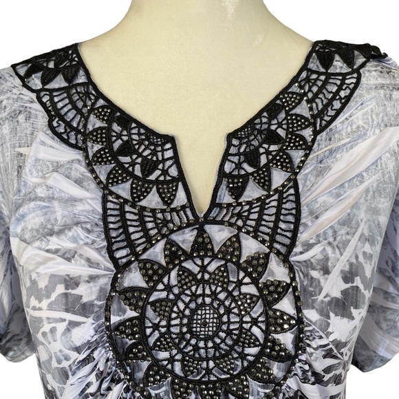 World Unity Women's S black and white casual dress open shoulders and sequin - Picture 5 of 15